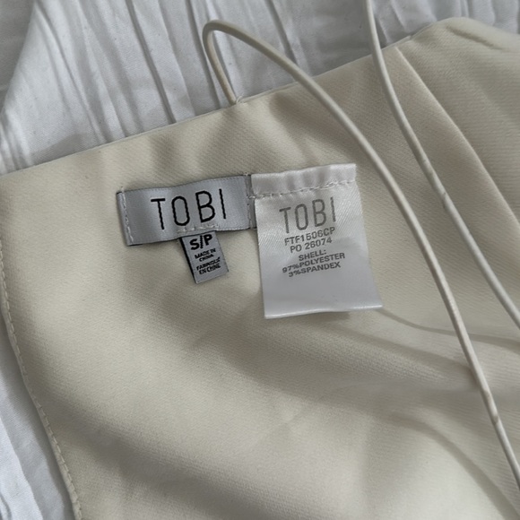 Tobi Backless White Crop Top - Picture 3 of 3
